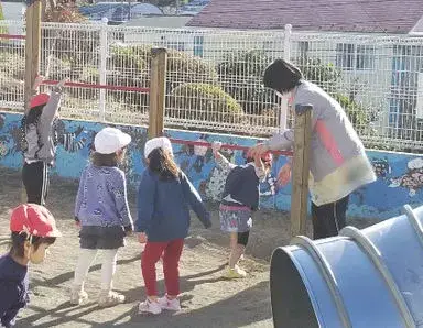 思いきり身体を動かせる園庭あります！