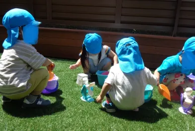 テラスでの水遊び！